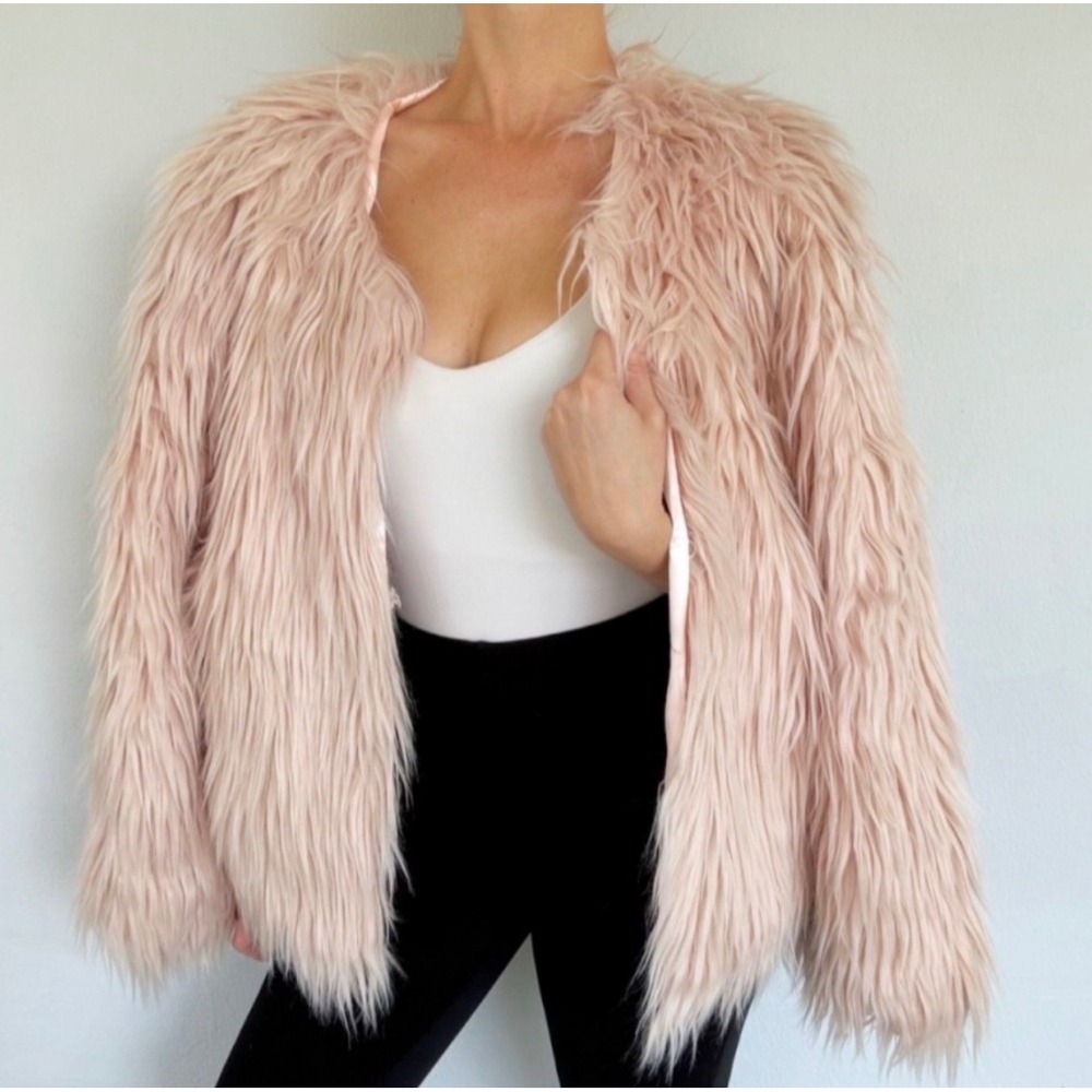 NWT Blush Pink Faux Fur Jacket Shaggy Glam Cropped Coat Size Medium